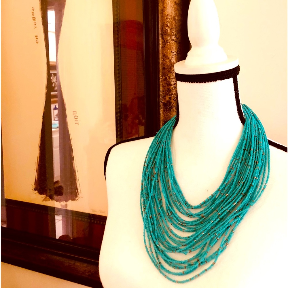 Gorgeous green necklace!!
